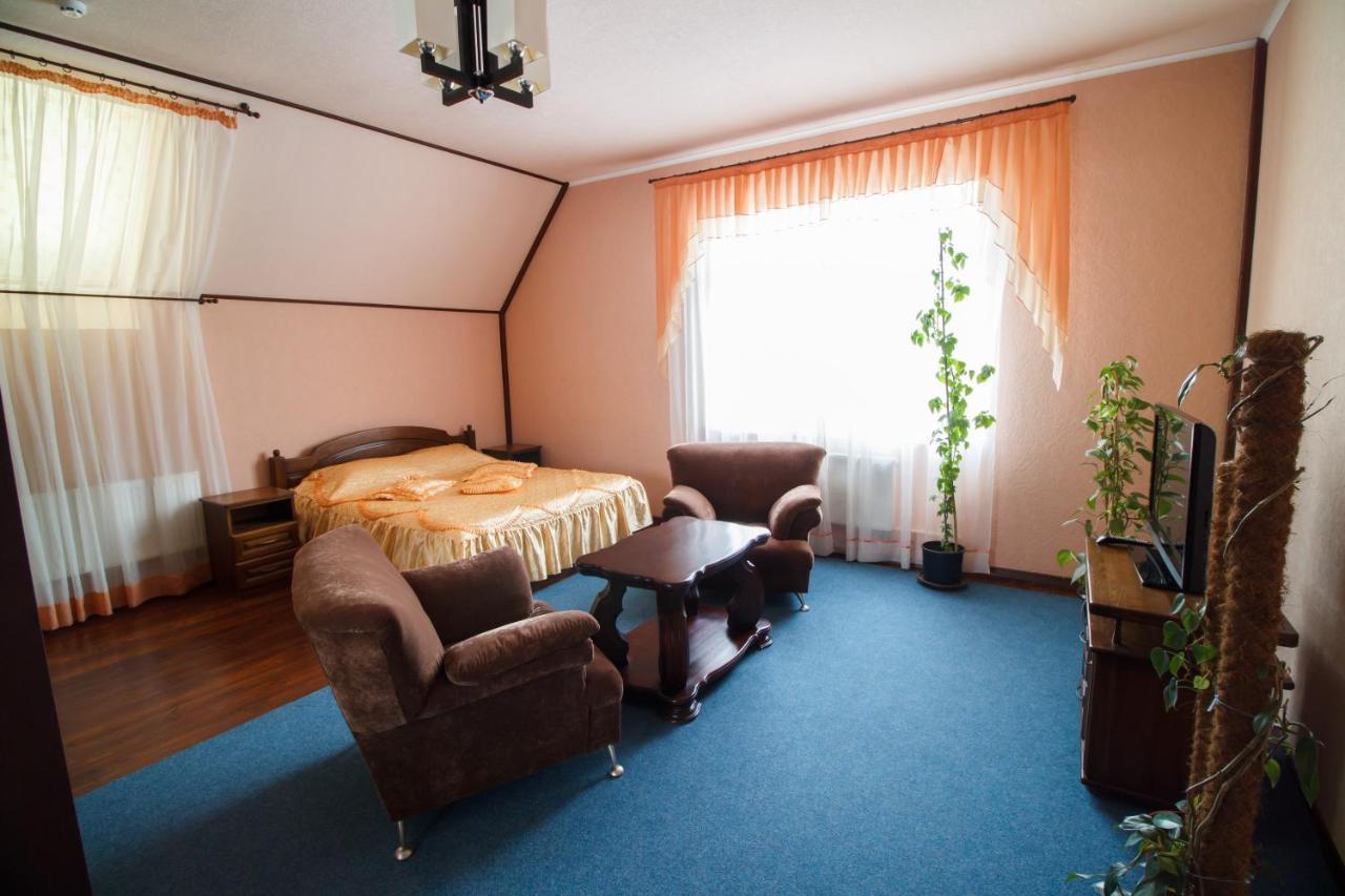 Hotel On Khmelnytskogo 8 ハルキウ エクステリア 写真
