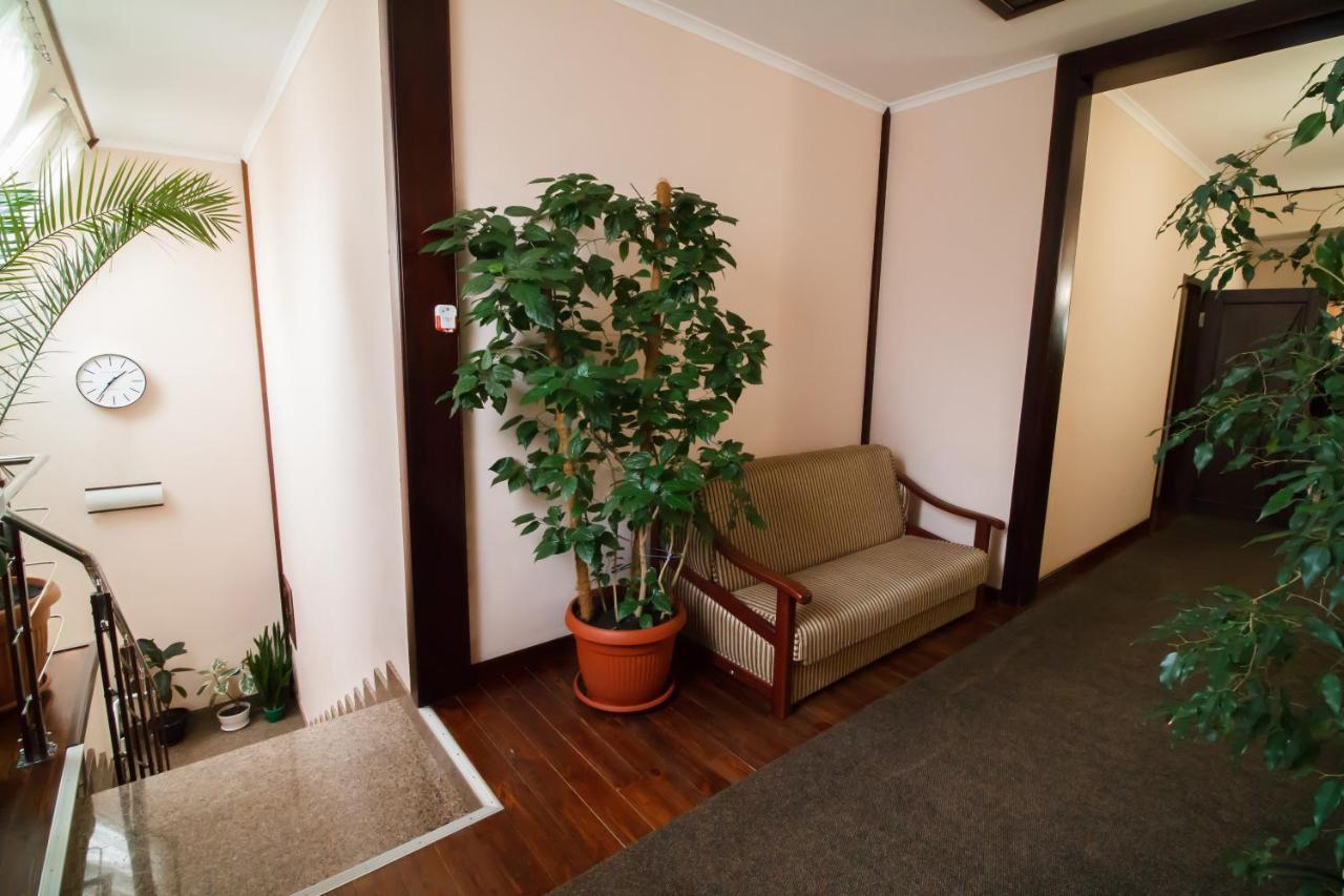 Hotel On Khmelnytskogo 8 ハルキウ エクステリア 写真